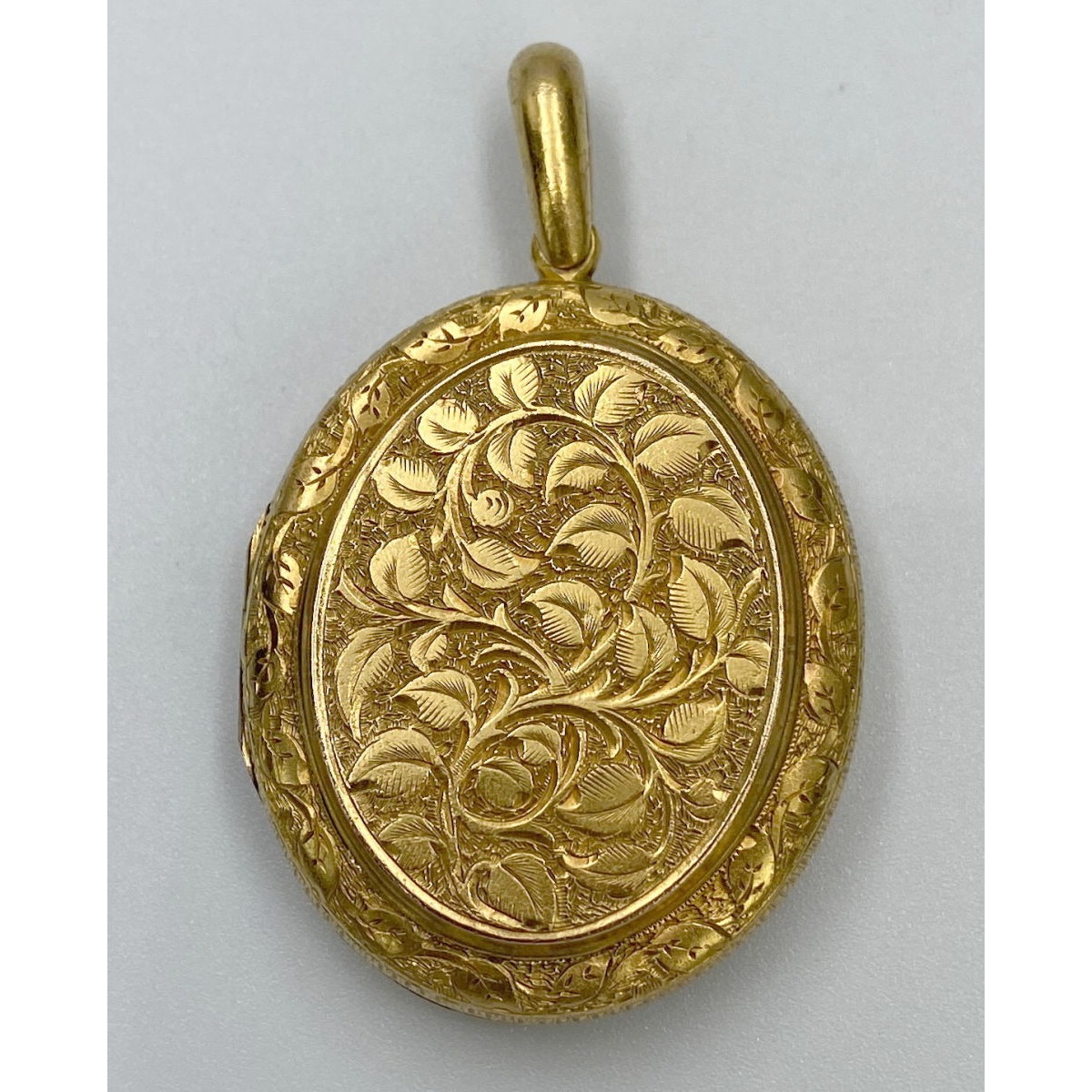 Stunning Large 15 karat Brilliant Yellow Gold Antique Locket with Double-Sided Engraving