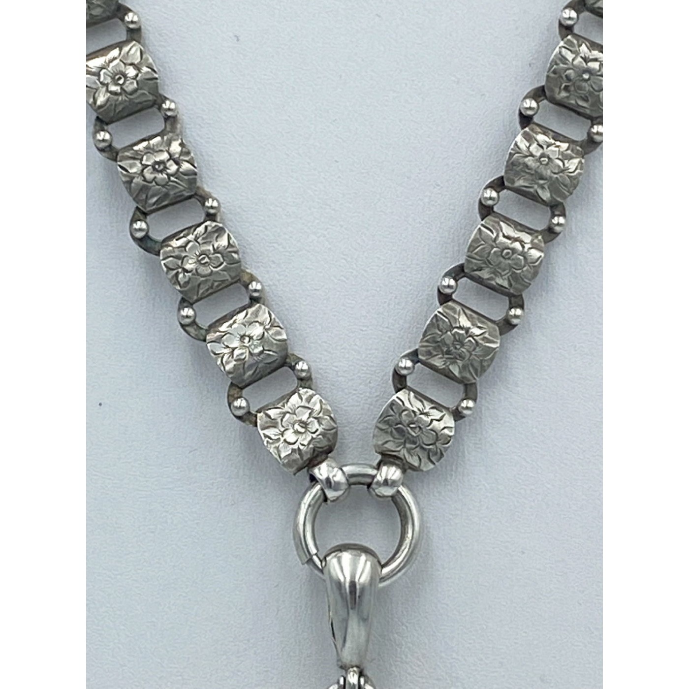 Lovely Floral Link 16" Victorian Sterling Silver Book Chain