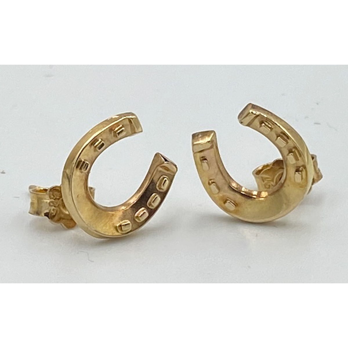 Super Sweet 15kt Gold Horseshoe Stud Antique English Victorian Earrings