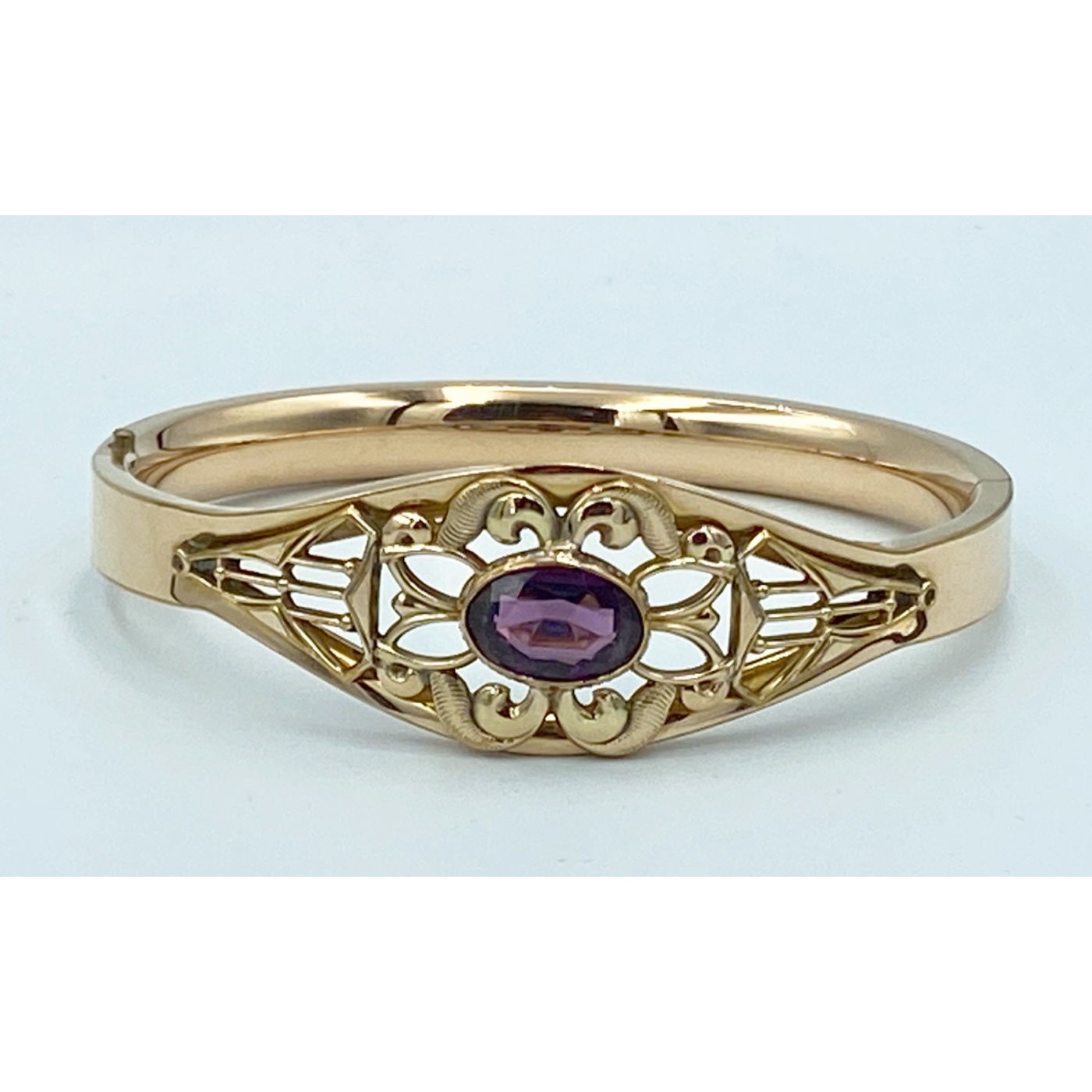 Sweet Wirework Surrounding Oval Purple Stone Engagement Bangle
